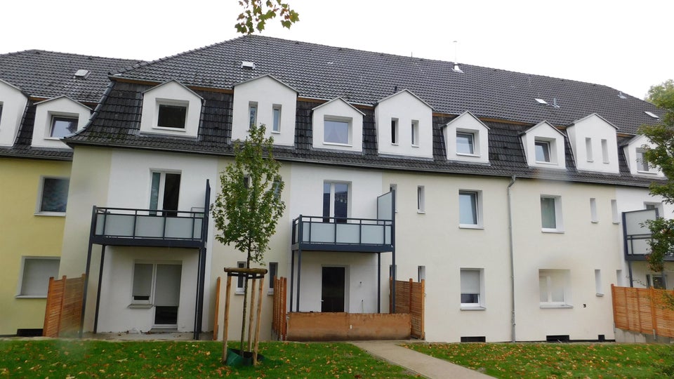 Großzügige 3-Zimmer-Wohnung - wird komplett renoviert! - Photo 1