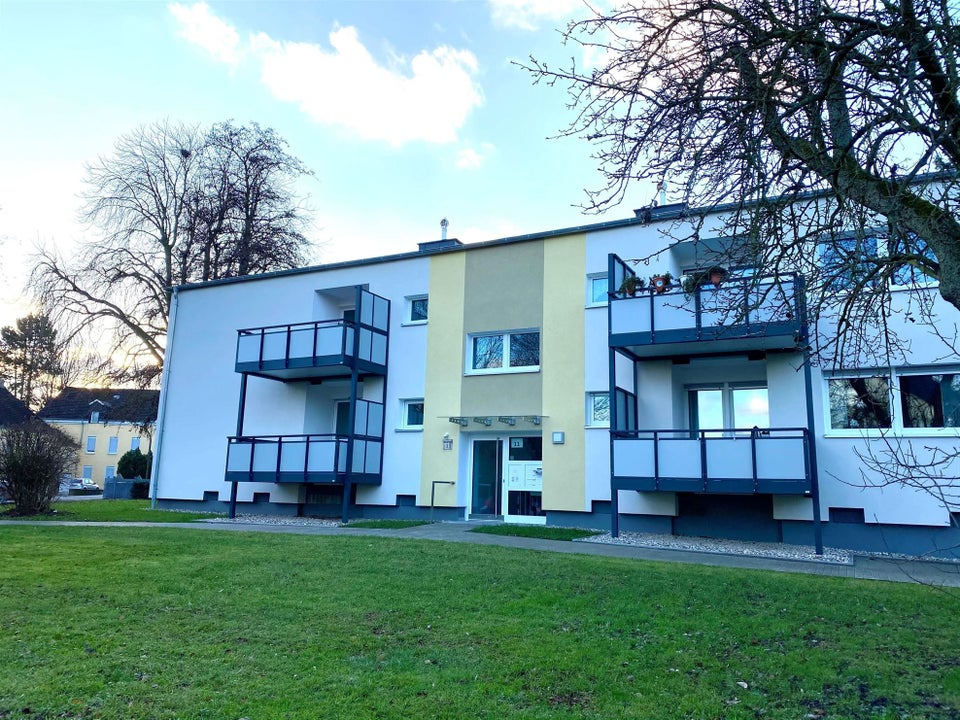 2-Zimmer-Wohnung,komplett renoviert inkl Balkon in grüner Lage - Photo 1