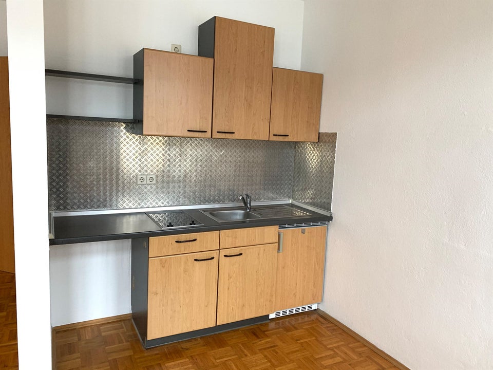 Gemütliche 1 Raum Wohnung mit Einbauküche - Foto 2