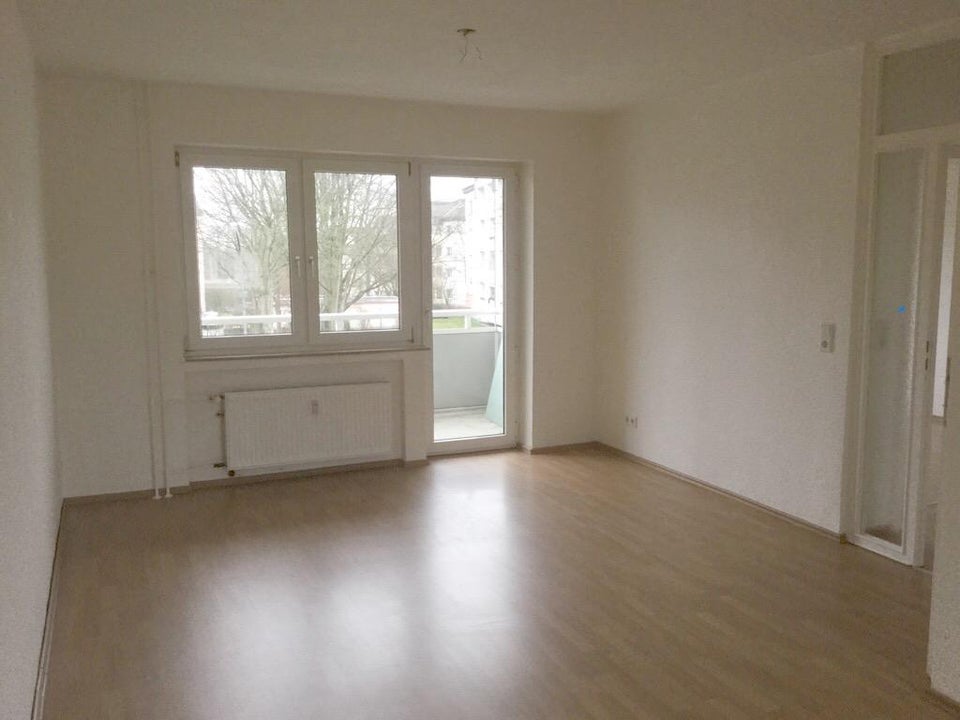 Großräumige 3-Zimmer-Wohnung mit Balkon! - Photo 1
