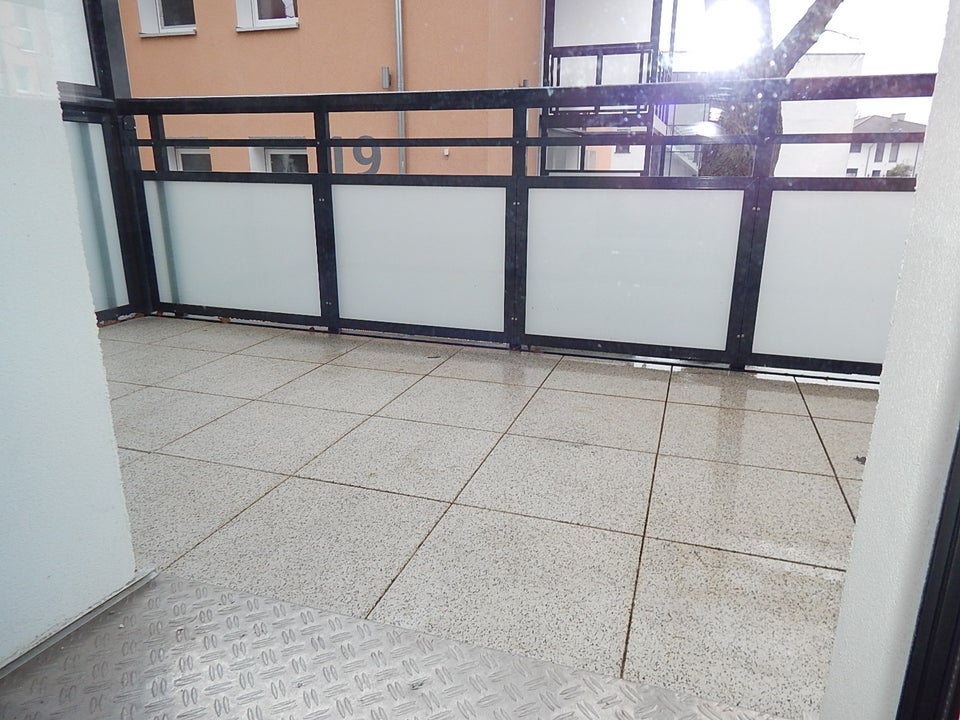 Für Senioren geeignet! Barrierearme 1,5-Zimmer-Wohnung mit Dusche und Balkon - Foto 2