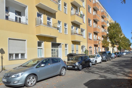 تصویر Wohnung bei Deutsche Wohnen · Siegfriedstr. 38, 12051 Berlin