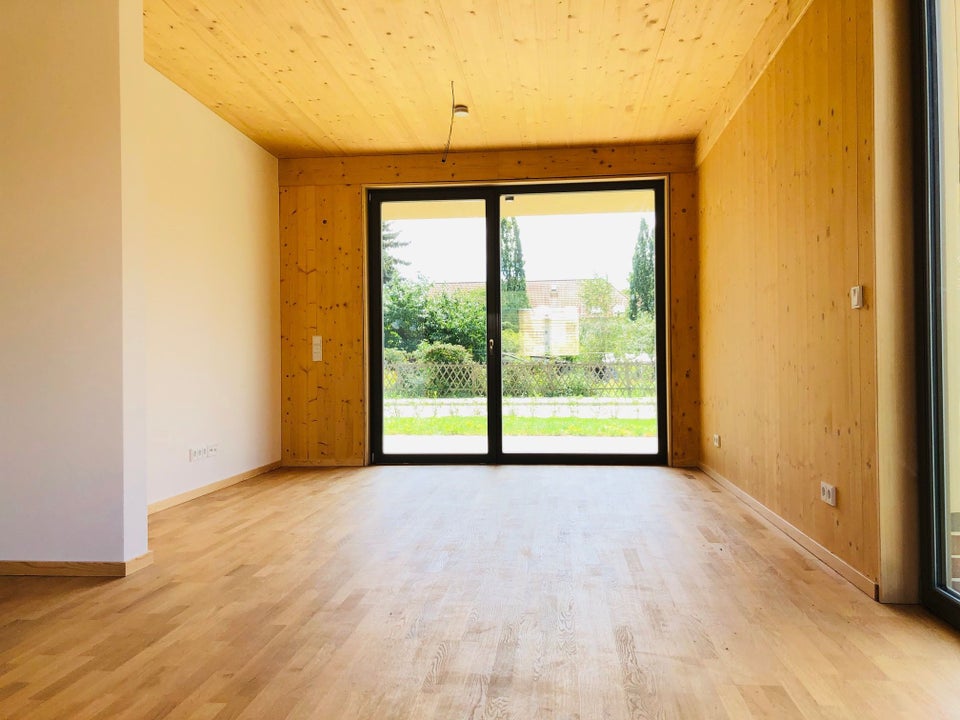 Großzügiges Heim mit sonnigem Garten - per sofort - Foto 1