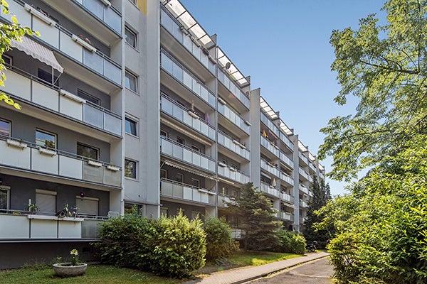 Wir sanieren für Sie: 1-Zimmerwohnung mit Balkon und Aufzug! - Photo 2