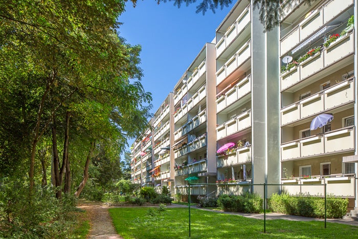 Wir sanieren für Sie: 3-Zimmerwohnung mit Aufzug und sonnigem Balkon! - Foto 2