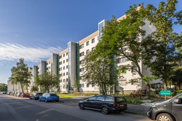 Wir sanieren für Sie: 3-Zimmerwohnung mit Aufzug und sonnigem Balkon! - Foto 2