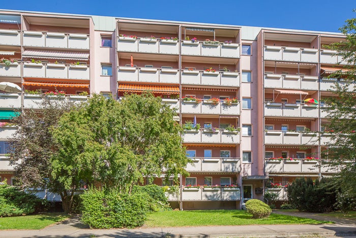 Wir sanieren für Sie: 2-Zimmerwohnung mit Balkon im 1.Obergeschoß! - Foto 1