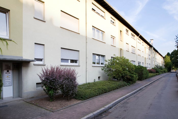 Top Lage ! Sanierte/Renovierte 3-Zimmer Wohnung mit Balkon und Gartenanteil - Foto 1