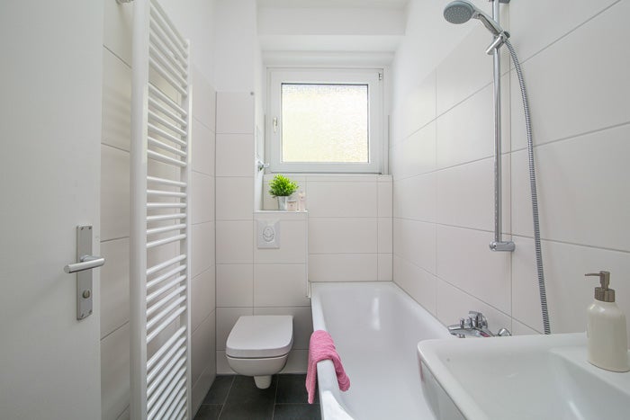 Gemütliches Zuhause mit Balkon und Tageslichtbad - Photo 1