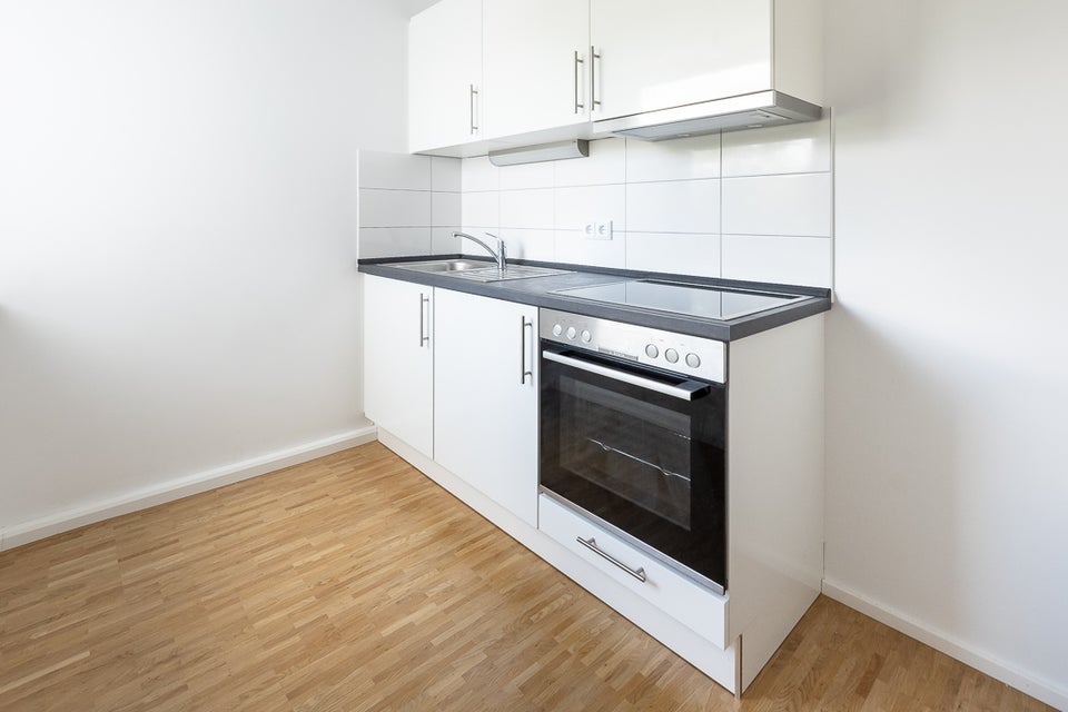 Umzug gefällig? - 1-Zimmerwohnung mit Einbauküche und Balkon - Foto 1