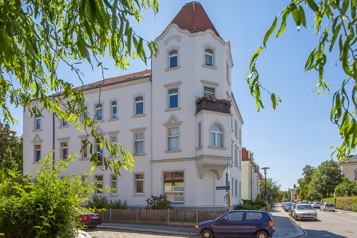 Helle geräumige zwei Zimmer Wohnung im Erdgeschoß - Photo 1