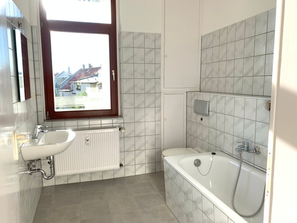 2 Raum Wohnung im Dachgeschoss mit Balkon - Foto 4