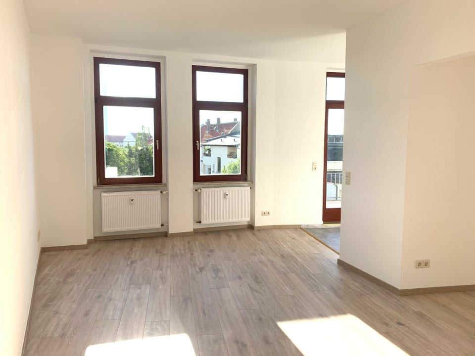 2 Raum Wohnung im Dachgeschoss mit Balkon - Foto 1
