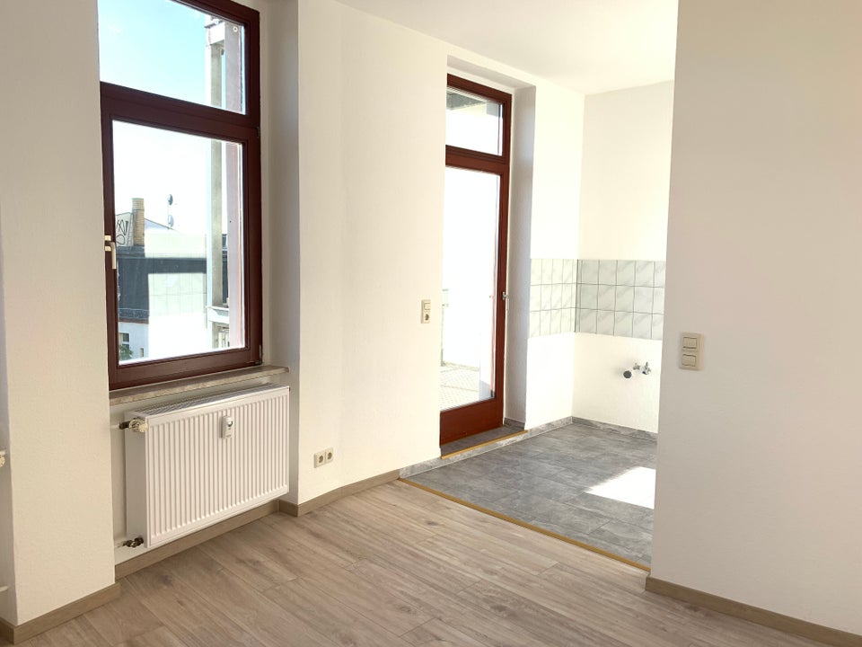 2 Raum Wohnung im Dachgeschoss mit Balkon - Foto 2