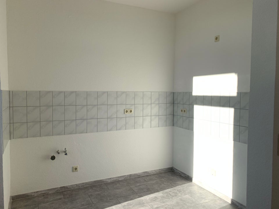 2 Raum Wohnung im Dachgeschoss mit Balkon - Foto 3