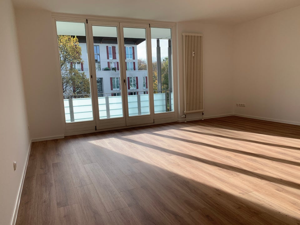 Großzügige 2-Zimmer-Wohnung mit Balkon am Großen Garten - Foto 1