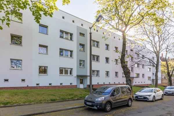 Helle Zweizimmerwohnung mit Blick ins Grüne - Foto 1
