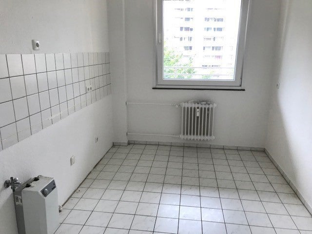 3 Zimmer Wohnung mit großzügigem Balkon und Blick ins Grüne! - Foto 1