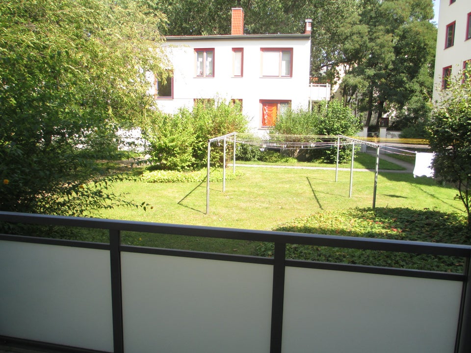 Alles was du benötigst: Balkon, Tageslichtbad und Gemütlichkeit in deinem neuen Zuhause! - Photo 2