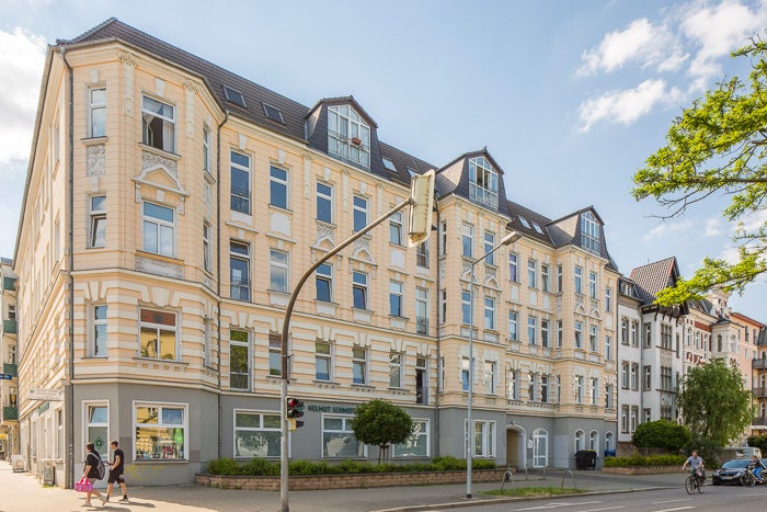 Logenplatz zur Innenstadt | Panoramafensterfront mit Blick in das Zentrum Magdeburgs - Foto 2