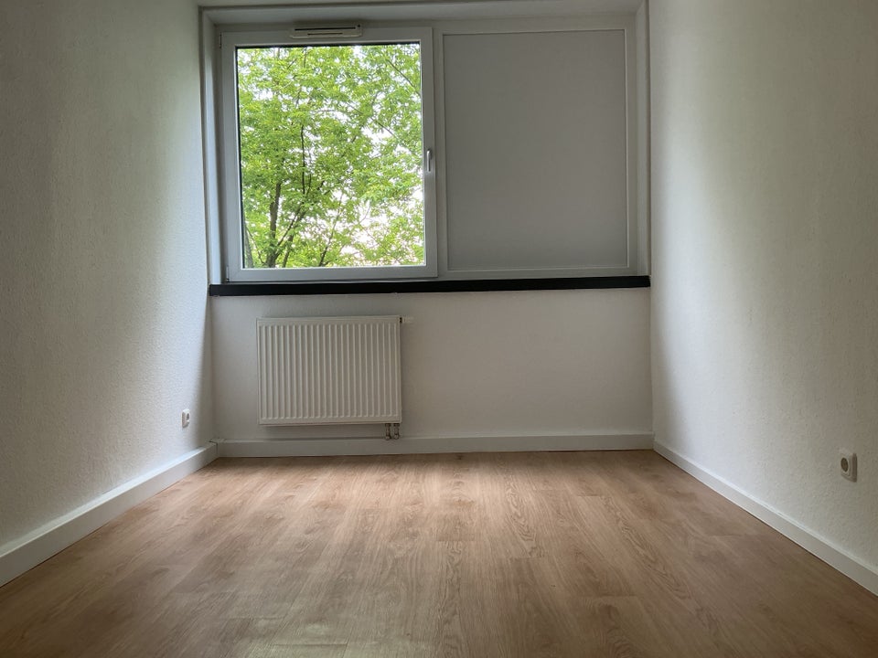 Charmante 3-Raum-Wohnung mit sonnigem Balkon im Grünen! - Photo 2