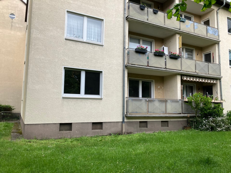 Sanierte 3 Zimmerwohnung mit Balkon - Photo 2