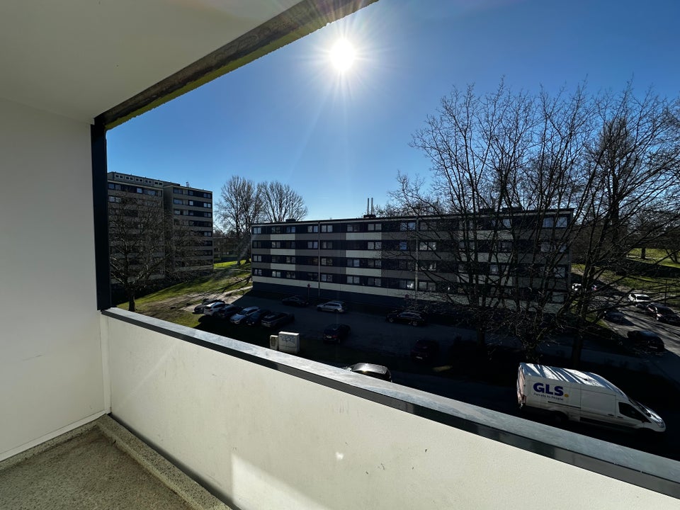 Stop! Praktische 3-Zimmer-Wohnung - Foto 3