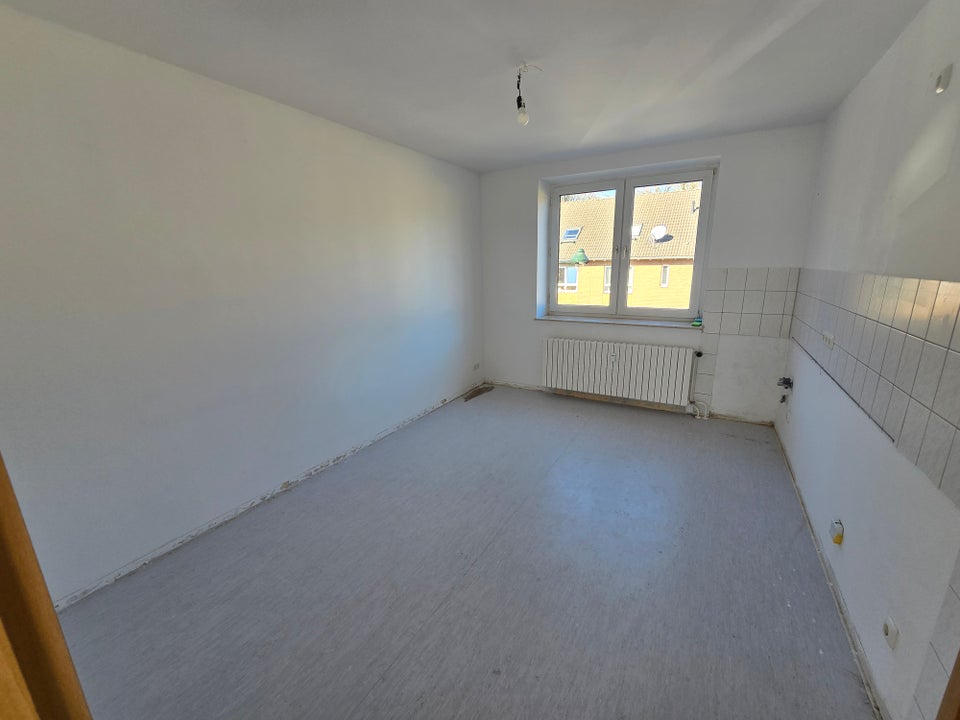2 Zimmer plus Wohnküche in Düsseldorf Reisholz - Photo 4