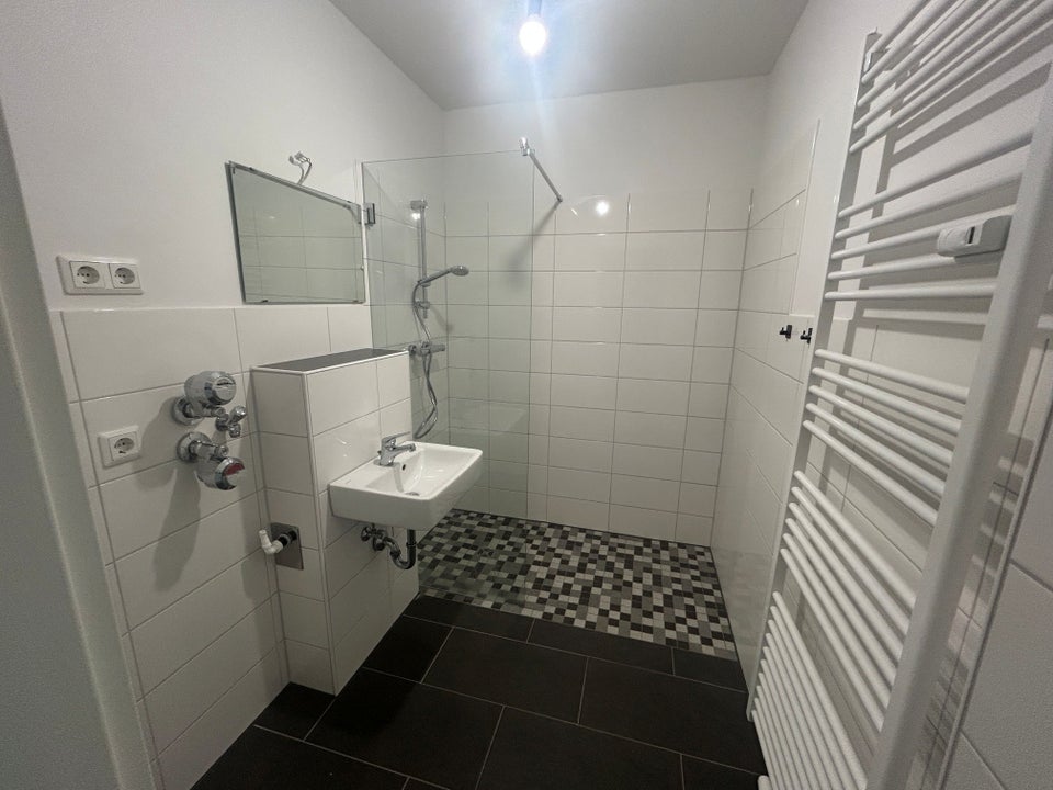 3-Zimmer-Wohnung komplett bezugsfertig - Foto 2