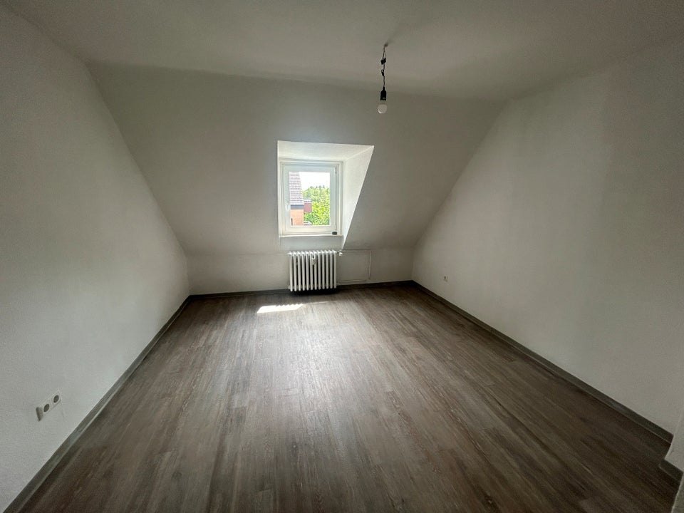 2-Zimmer-Wohnung, frisch gestrichen inkl Einbauküche - Foto 3