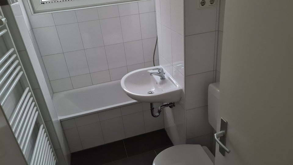 Renovierte 2 Zimmer Wohnung in bevorzugter Lage zu vermieten - Photo 2