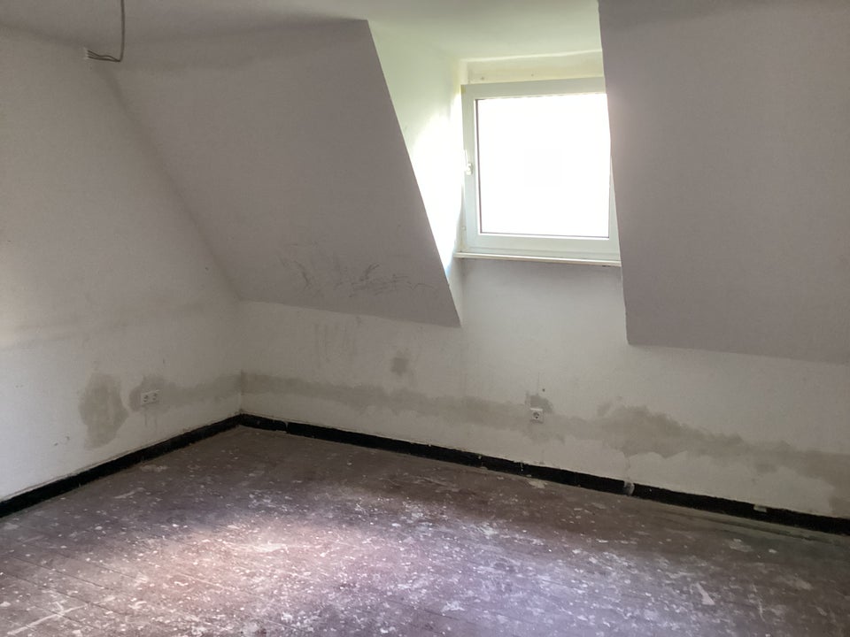 Altbaucharme!! Geräumige 3,5 Zimmerwohnung - Foto 2