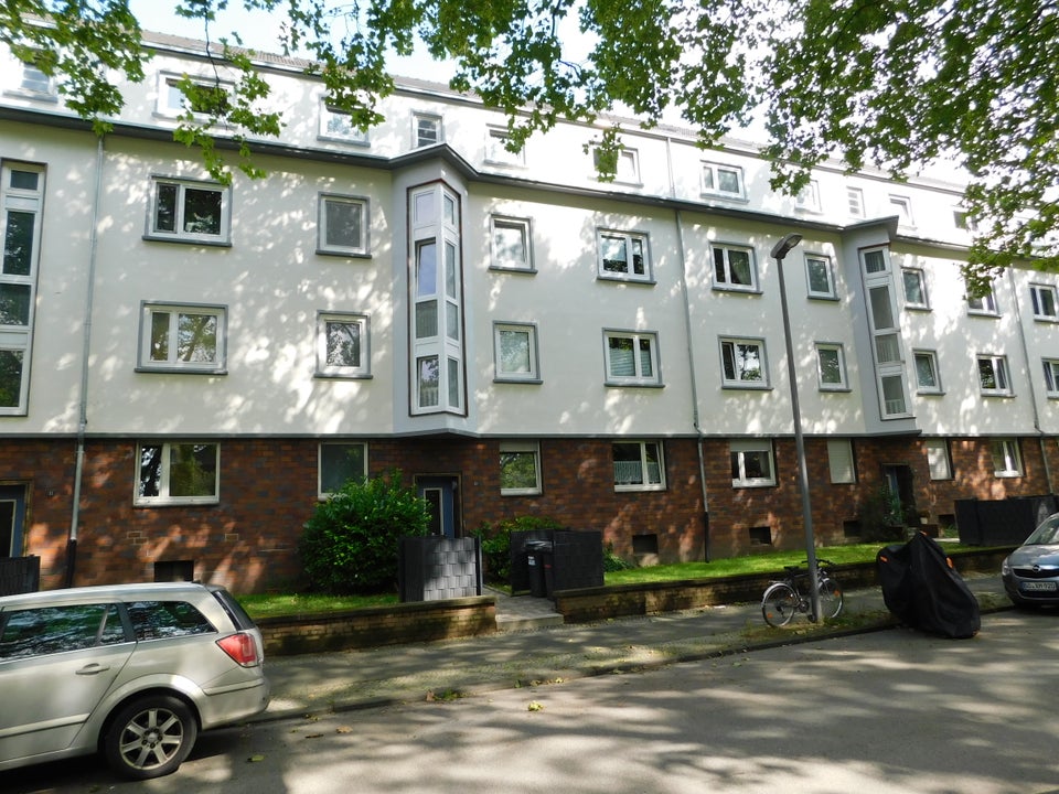 Leicht einzugsbereite großzügige 2-Zimmer-Wohnung mit ordentlich Platz und tollem Blick ins Grün! - Foto 4