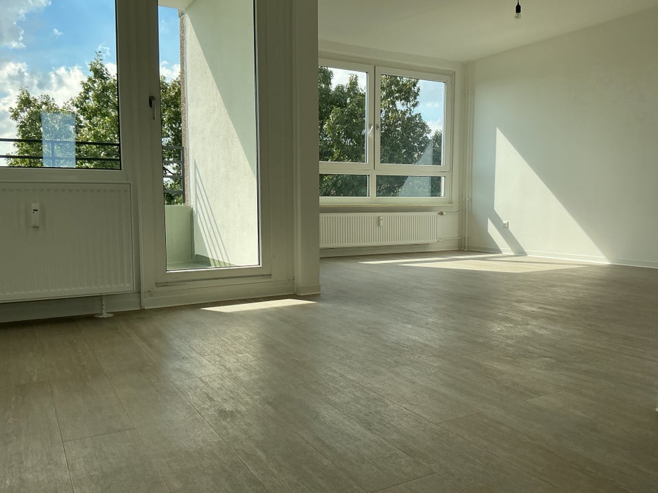 Auf gute Nachbarschaft: praktische 3-Zimmer-Wohnung mit Balkon! - Foto 1