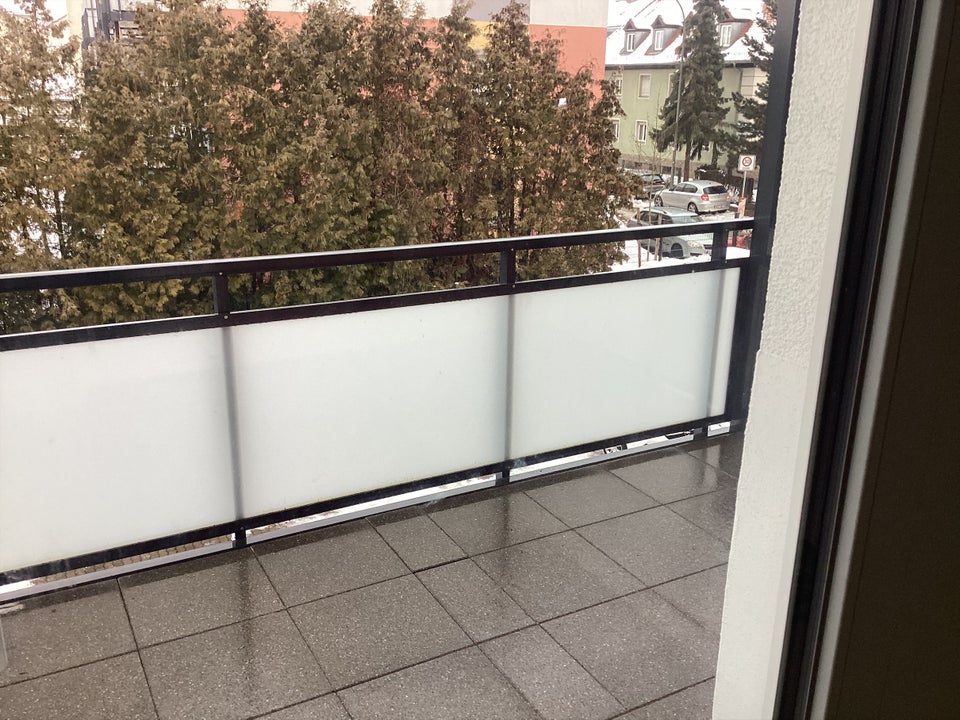 Genießen Sie den Sommer auf Ihrem Balkon! WG- taugliche 2-Zimmerwohnung sucht Sie! - Foto 2