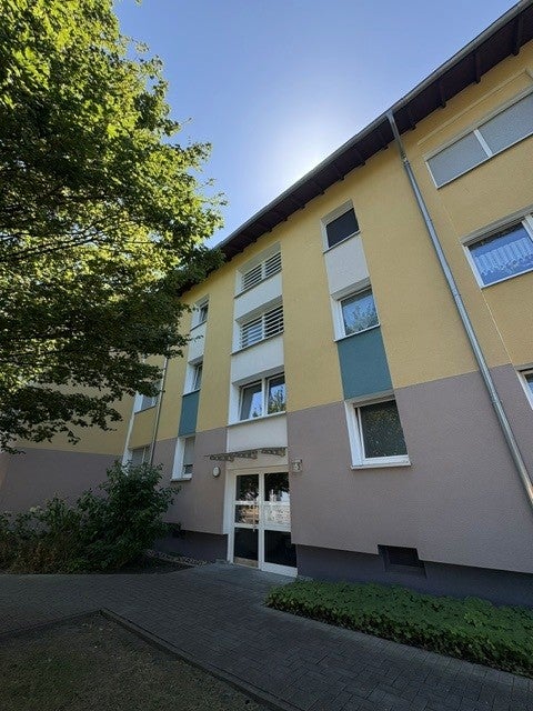 Ihr neuer Rückzugsort: Erleben Sie entspannte Momente auf Ihrem großzügigen Sonnenbalkon! - Photo 2