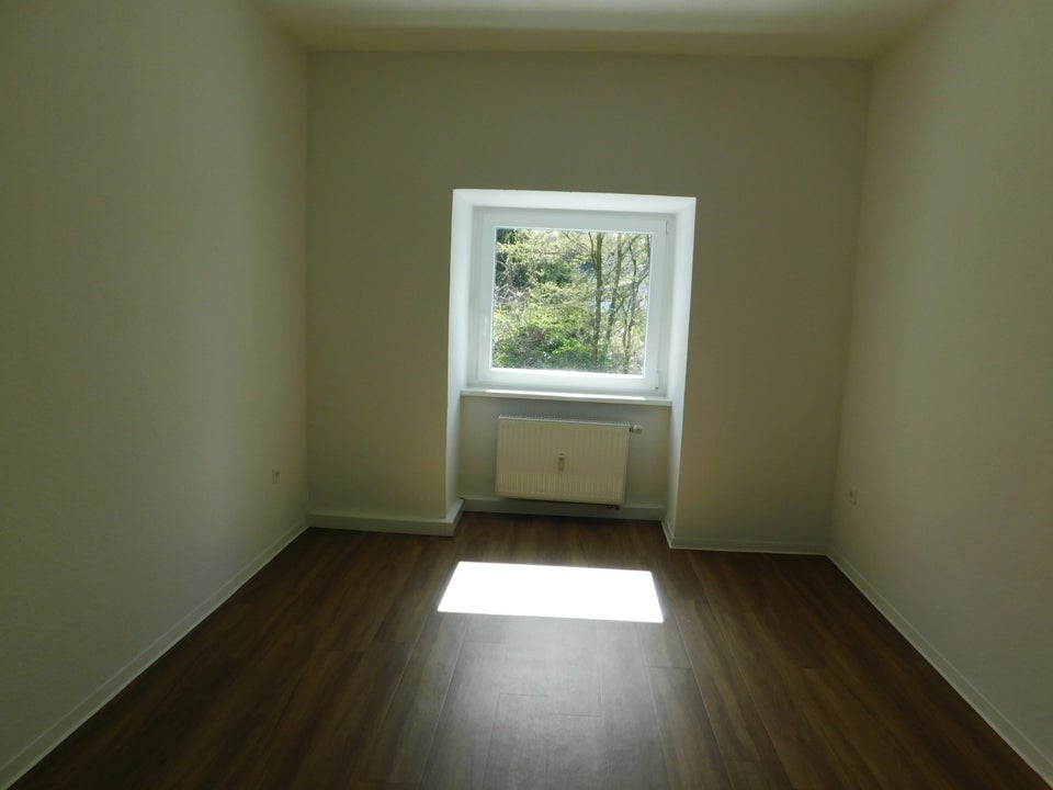 Klasse-3,5 Zimmer-Wohnung,vollständig renoviert! - Foto 1