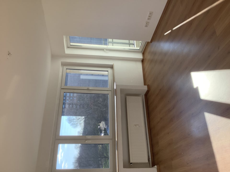 Sonnig helle 2 Zimmer mit schönem Balkon; 2er WG geeignet - Photo 5