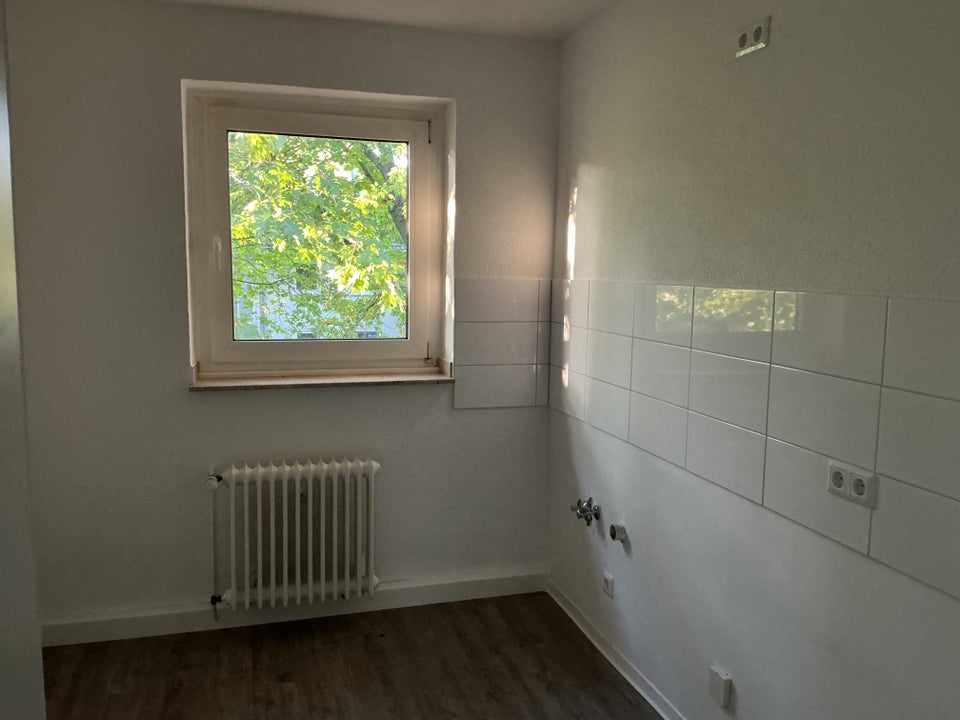Ruhig gelegen und doch nah zur Innenstadt: preiswerte 3-Raum-Whg. - Foto 3