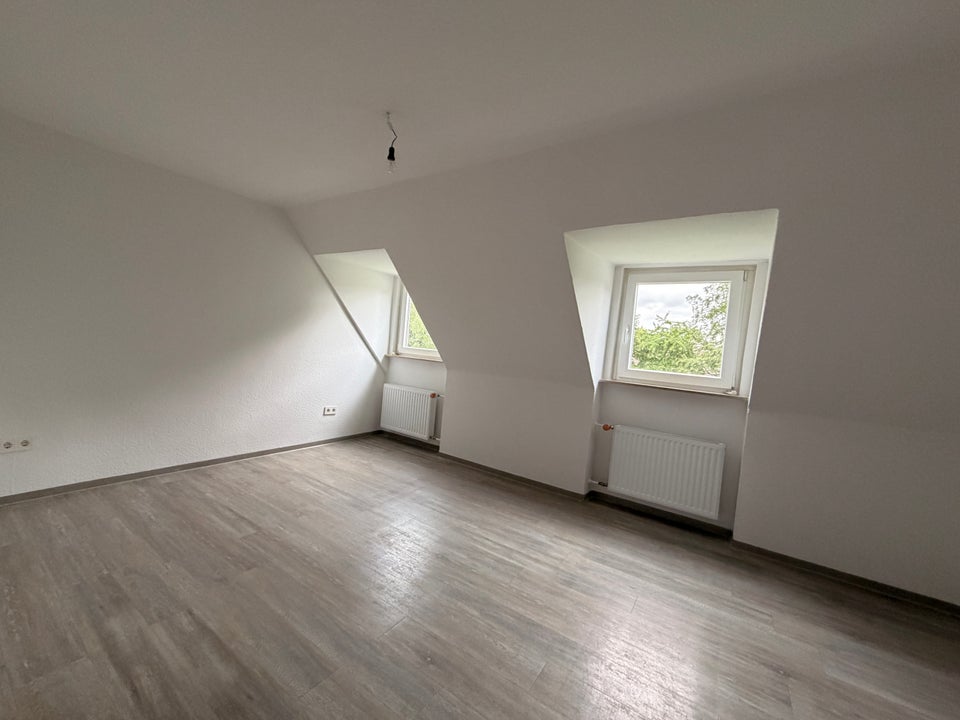Preisgünstige, individuelle 2,5-Zimmer-Wohnung mit Ausblick - Photo 4