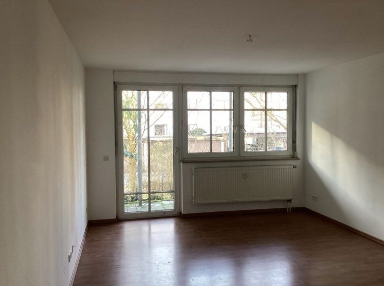 Frisch renovierte 4-Zimmer-Wohnung mit Terrasse in grüner Wohnlage - Foto 3