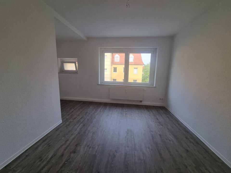 Frisch saniert: Willkommen im neuen Zuhause! - Photo 2