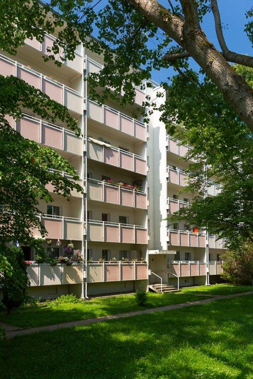 Aktuelle Renovierung einer 3-Zimmer-Wohnung mit Balkon! - Photo 2