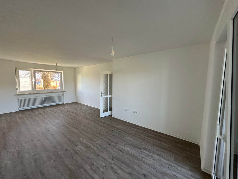1. OG / 3 Zimmer mit Balkon (frisch saniert) - Foto 4
