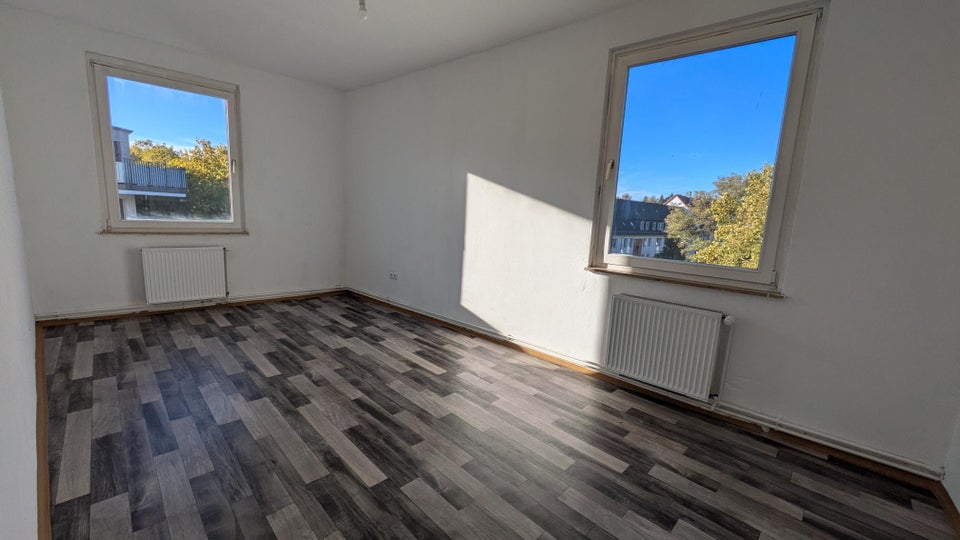 Geräumige 3-Zimmer-Wohnung mit Balkon - Foto 1