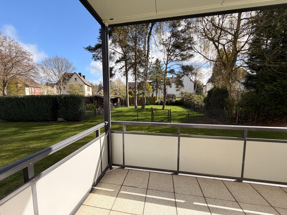 Nette Mieter gesucht: gemütliche 3-Raum-Wohnung mit Sonnenbalkon und eigenem Garten* - Foto 2