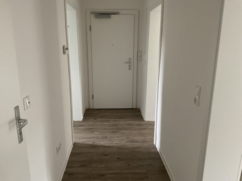 Moderne Wohnung in schöner Lage. Einbauküche inklusive. - Photo 5