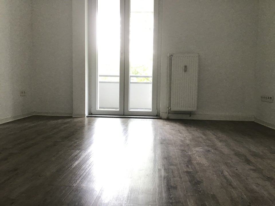 Schicke Singlewohnung mit sonnigem Balkon! - Foto 4