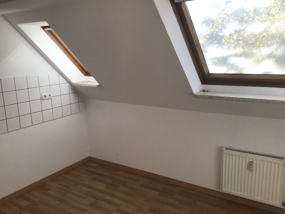 Großzügige 3-Zimmer-Dachgeschosswohnung wartet auf SIE! - Photo 5
