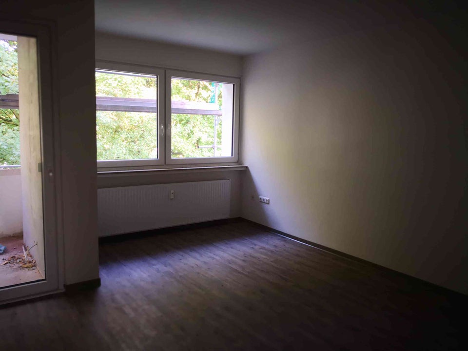 Wohnglück - renovierte und sanierte 3-Zimmer-Wohnung mit Balkon - Foto 1